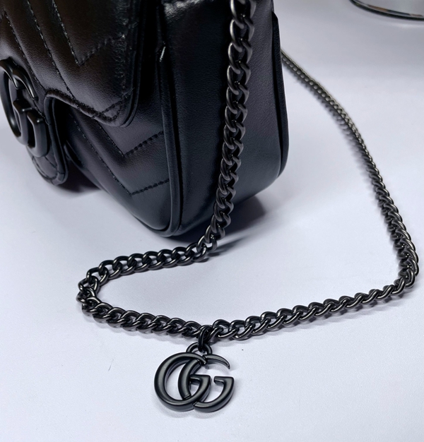 激安グッチバッグコピー着用イメージ